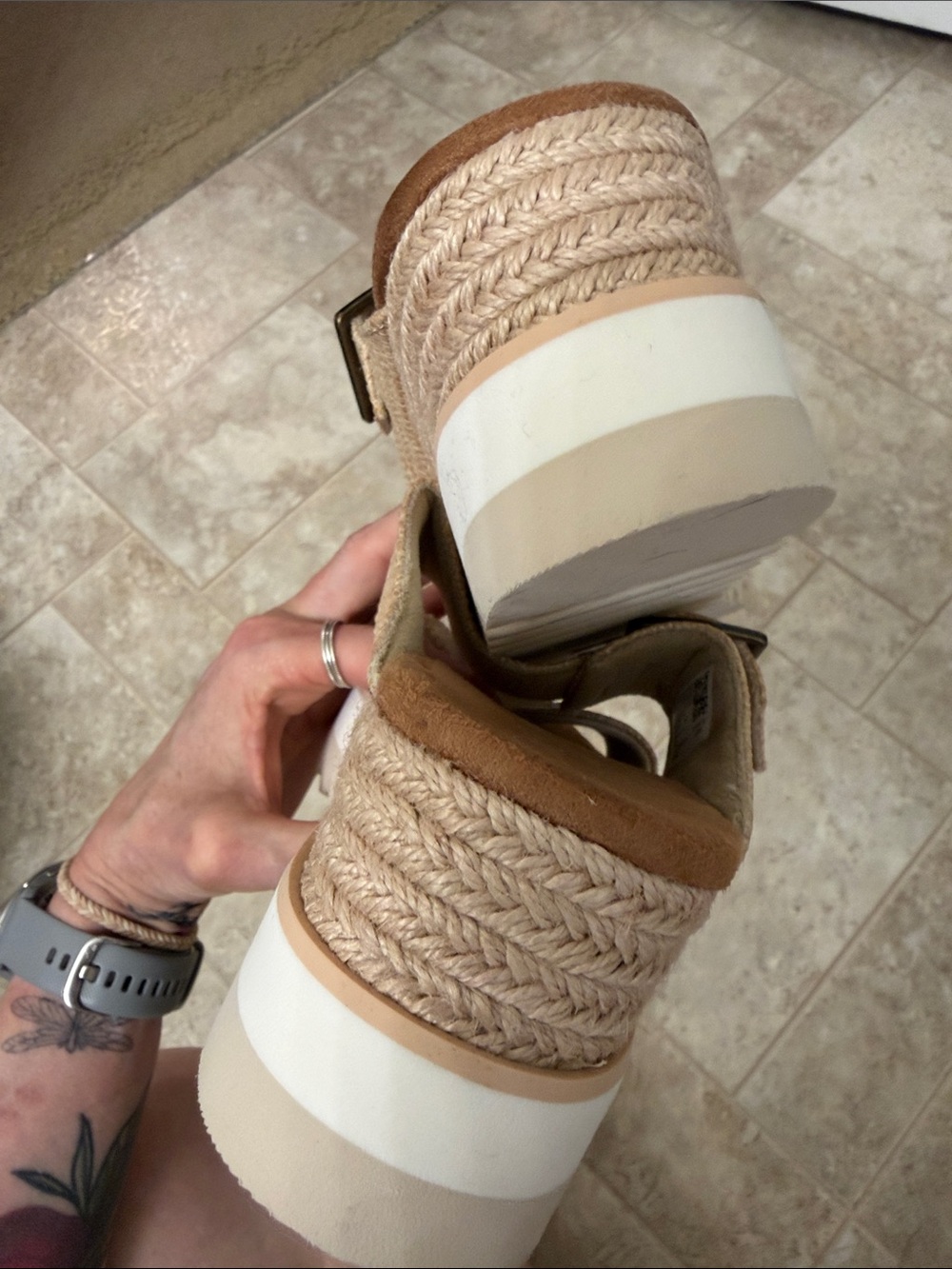 Toms Beige Tan Woven Slide Sandals - Picture 6 of 7